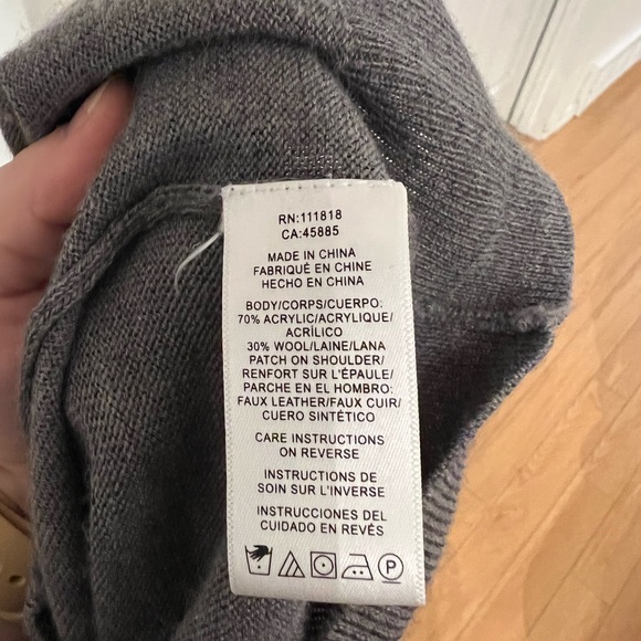 Michael Kors gray half zip sweater, size XL - Picture 6 of 6